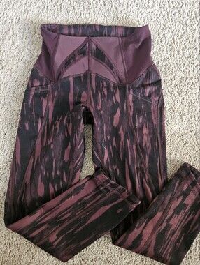 Lululemon Rare Exquisite Crop Leggings